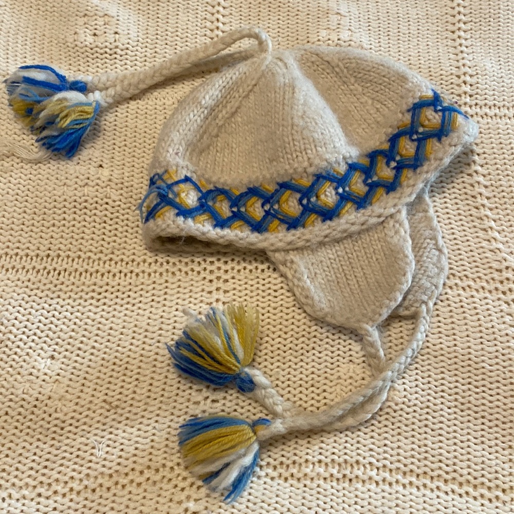 Christina Kilgren Stockholm 100% wool tassel beanie